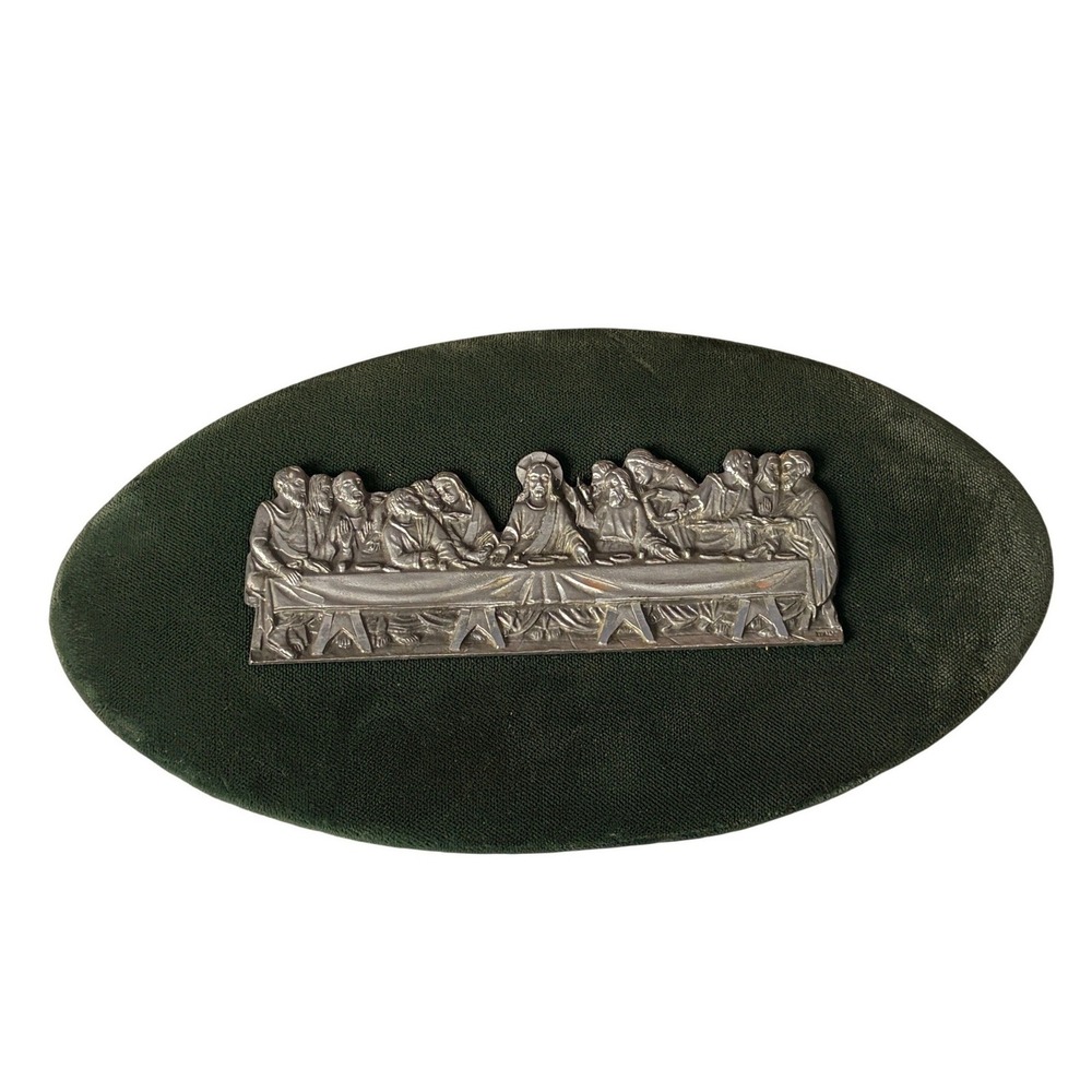 Vintage Italian Pewter Last Supper Relief Sculpture Green Velvet‎ Oval Stand 7in